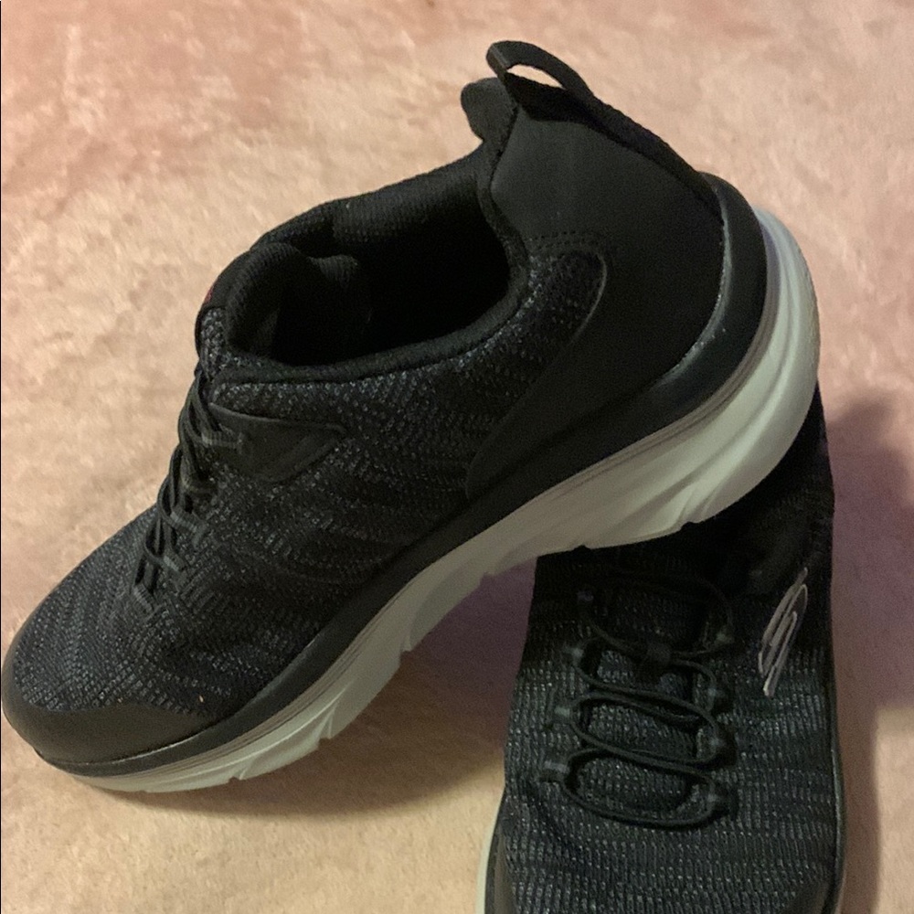 New Skechers D’Lux Walker Extra Wide Fit Air Cooled Memory Foam men’s 10